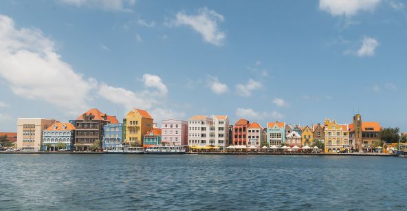 mauve-group-curacao-handelskade-willemstad-colorful-buildings.jpg