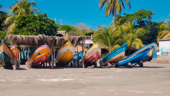mauve-group-el-salvador-el-cuco-by-rosie-cisneros-unsplash.jpg